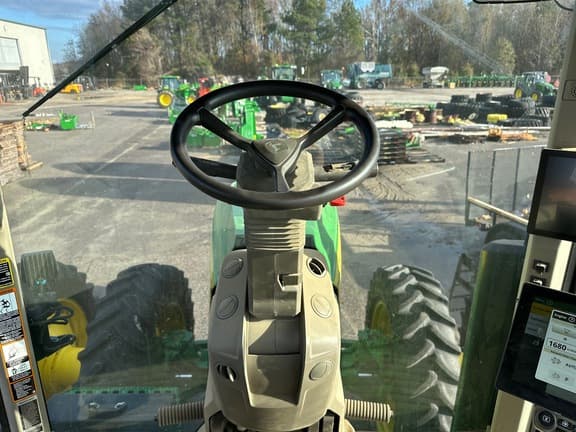 Image of John Deere 8R 340 equipment image 4