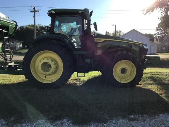 Image of John Deere 8R 340 equipment image 4