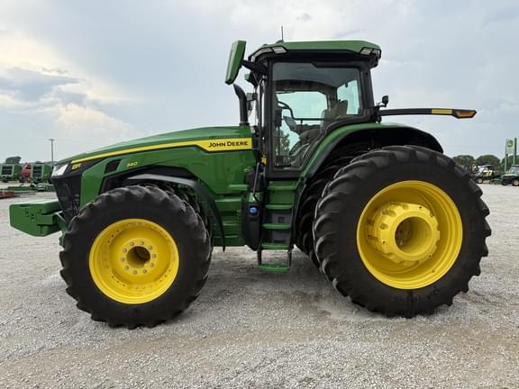 Image of John Deere 8R 340 equipment image 3