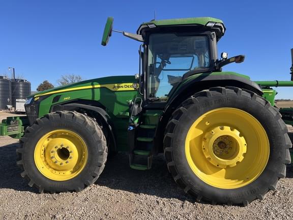 Image of John Deere 8R 340 equipment image 1