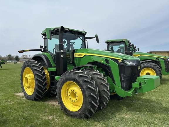 Image of John Deere 8R 340 equipment image 2