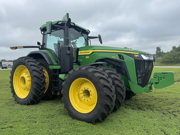 Image of John Deere 8R 340 equipment image 2