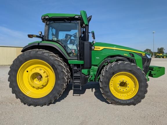 Image of John Deere 8R 340 equipment image 3