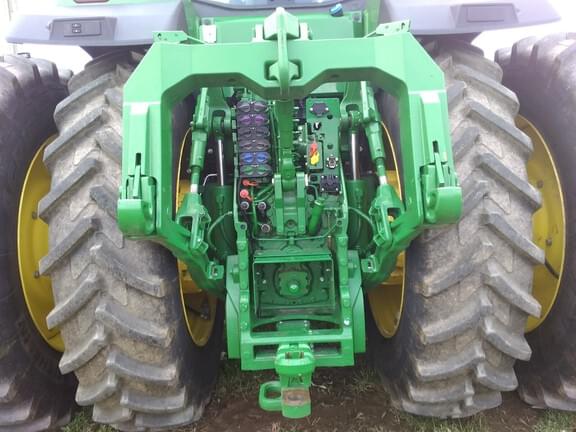 Image of John Deere 8R 340 equipment image 4