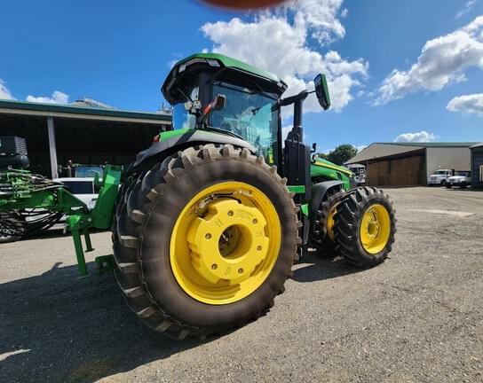 Image of John Deere 8R 340 Image 1