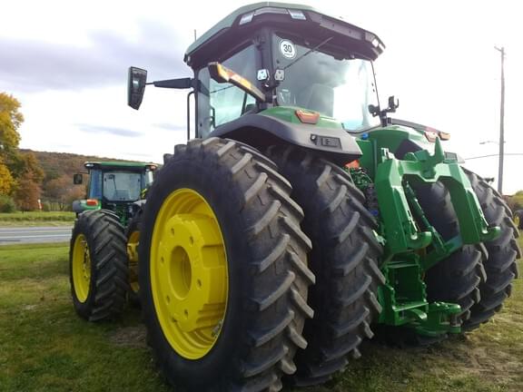 Image of John Deere 8R 340 equipment image 2