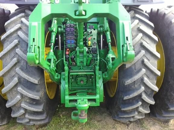 Image of John Deere 8R 340 equipment image 4