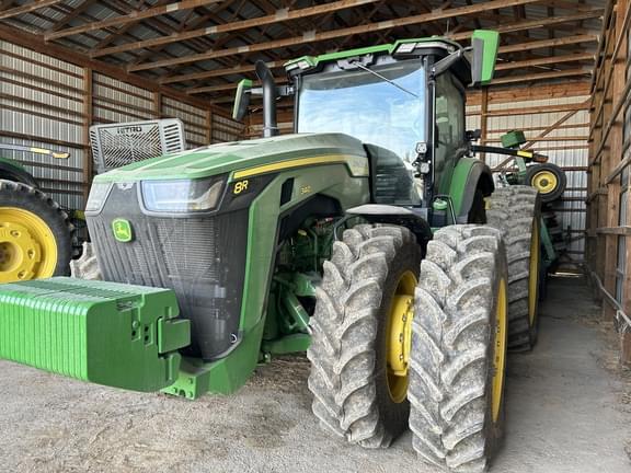 Image of John Deere 8R 340 equipment image 4