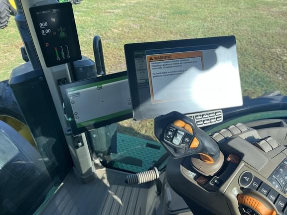 Image of John Deere 8R 340 equipment image 2