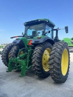 Image of John Deere 8R 340 equipment image 2