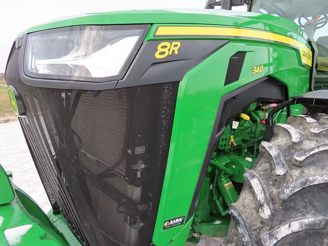 Image of John Deere 8R 340 equipment image 4