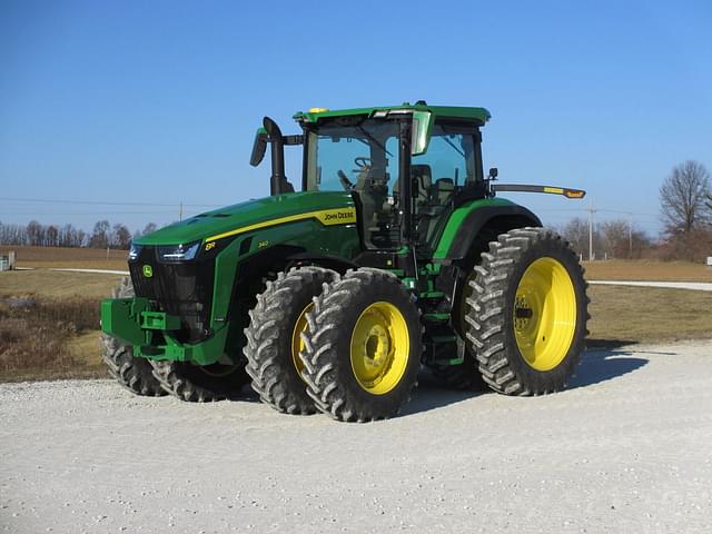 Image of John Deere 8R 340 equipment image 2