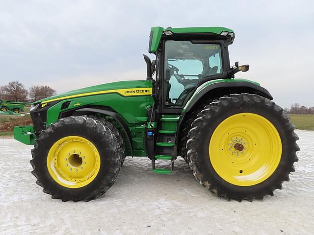 Image of John Deere 8R 340 equipment image 4