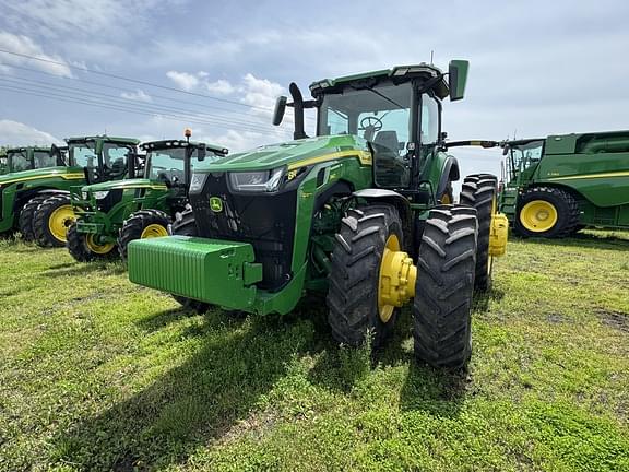Image of John Deere 8R 340 equipment image 2