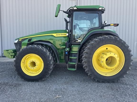 Image of John Deere 8R 340 Primary image