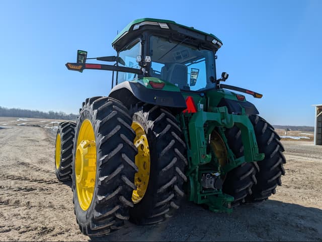 Image of John Deere 8R 340 equipment image 2