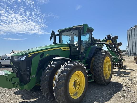 Image of John Deere 8R 340 equipment image 2