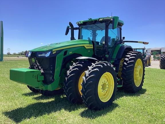 Image of John Deere 8R 340 equipment image 2