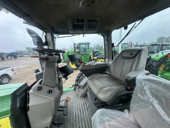 Image of John Deere 8R 340 equipment image 3
