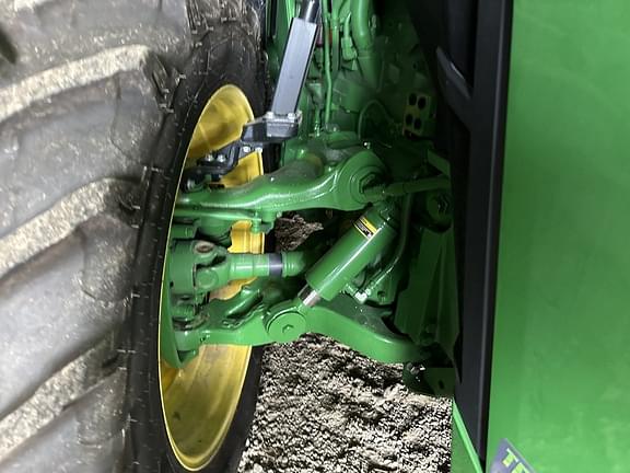 Image of John Deere 8R 340 equipment image 2