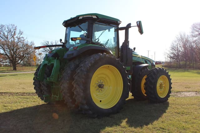 Image of John Deere 8R 340 equipment image 4