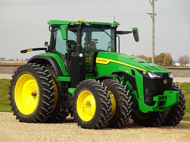Image of John Deere 8R 340 equipment image 4