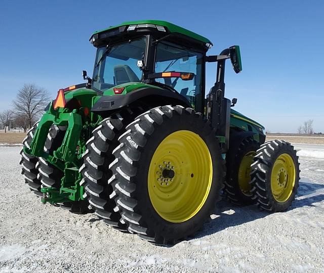 Image of John Deere 8R 340 equipment image 2