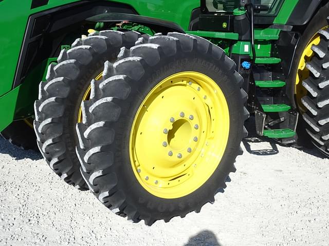 Image of John Deere 8R 340 equipment image 3