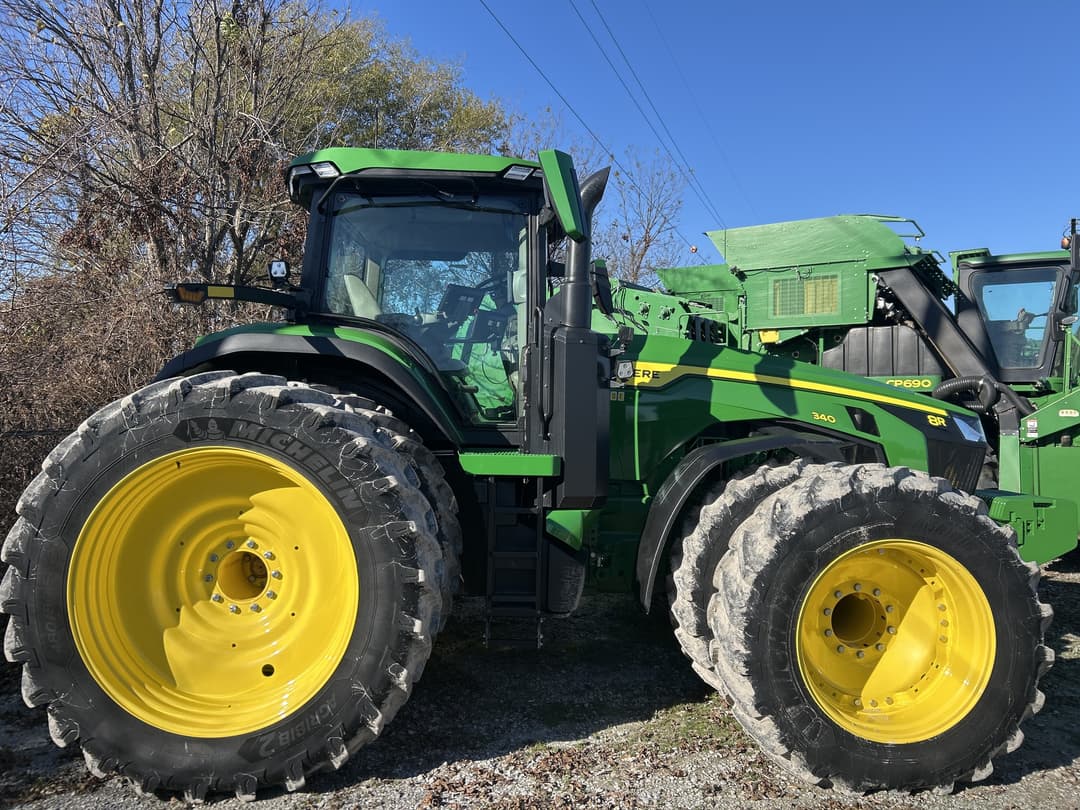 Image of John Deere 8R 340 Image 1
