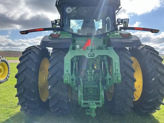 Image of John Deere 8R 340 equipment image 4
