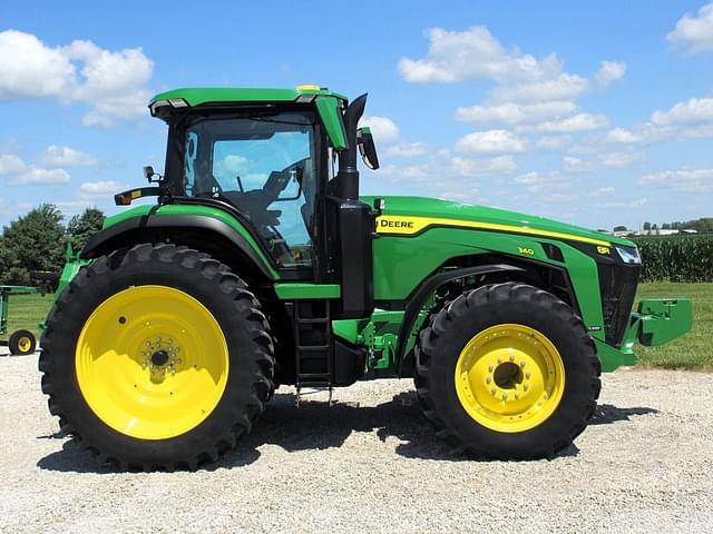 Image of John Deere 8R 340 equipment image 2