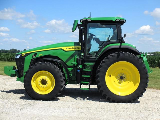 Image of John Deere 8R 340 equipment image 2
