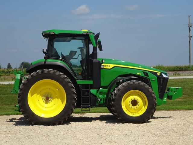 Image of John Deere 8R 340 equipment image 4