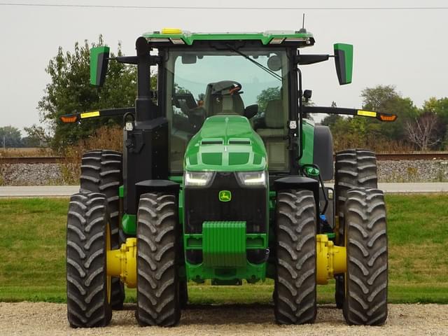 Image of John Deere 8R 340 equipment image 3