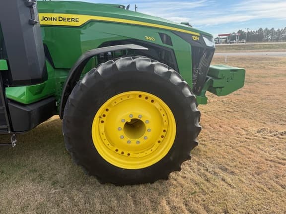 Image of John Deere 8R 340 equipment image 2