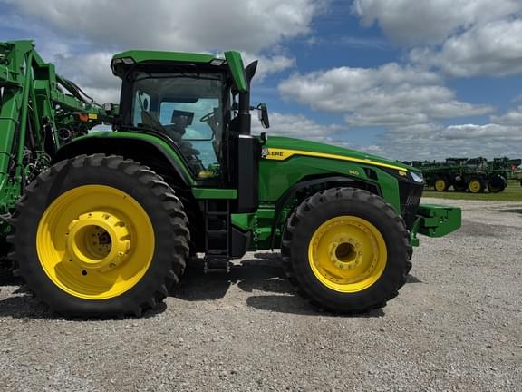 Image of John Deere 8R 340 equipment image 4