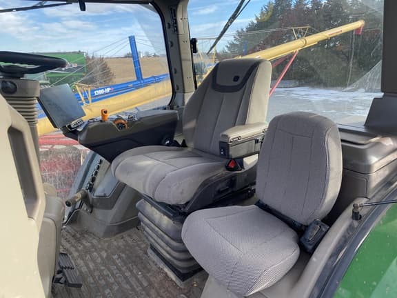 Image of John Deere 8R 340 equipment image 4