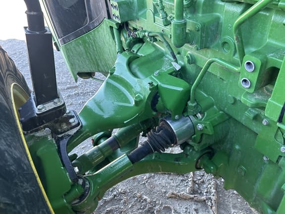 Image of John Deere 8R 340 equipment image 3