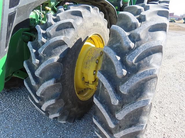 Image of John Deere 8R 340 equipment image 4