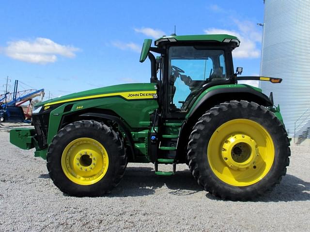 Image of John Deere 8R 340 equipment image 2
