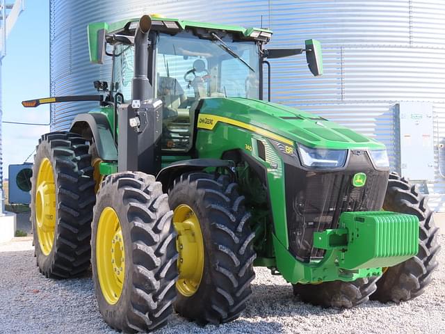 Image of John Deere 8R 340 equipment image 4