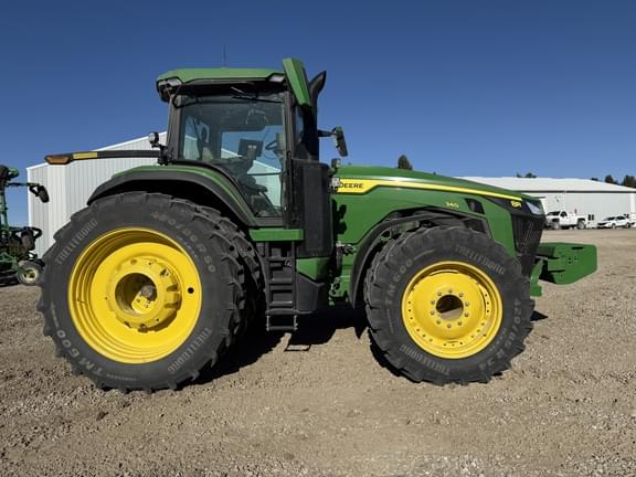 Image of John Deere 8R 340 equipment image 2