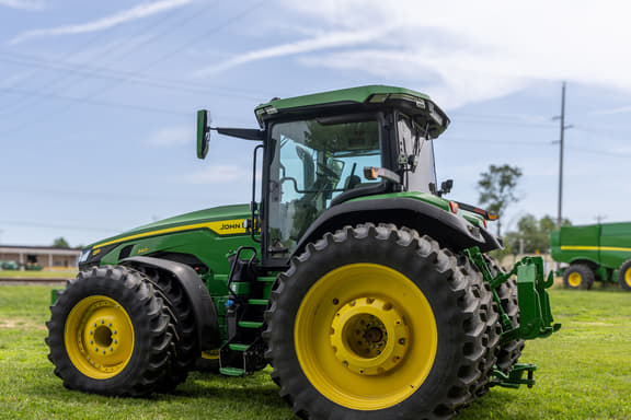 Image of John Deere 8R 340 equipment image 4