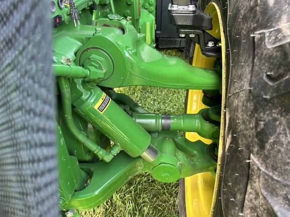 Image of John Deere 8R 340 equipment image 2