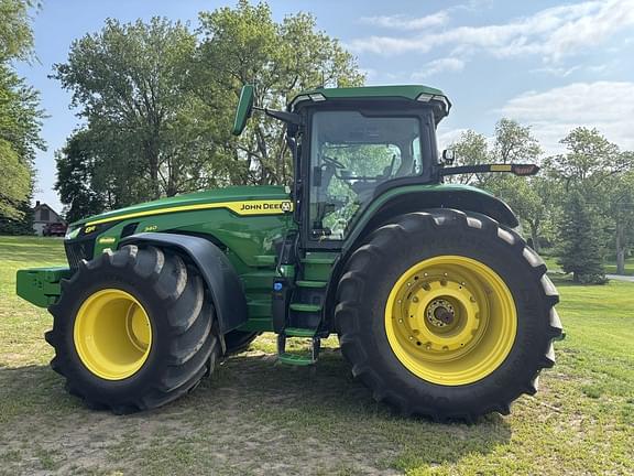 Image of John Deere 8R 340 equipment image 4