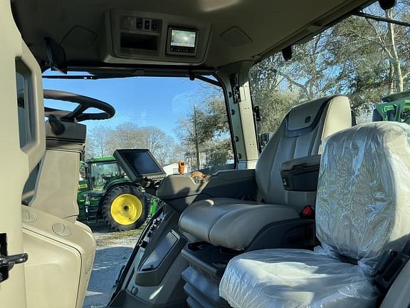 Image of John Deere 8R 340 equipment image 4