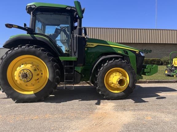 Image of John Deere 8R 340 equipment image 2