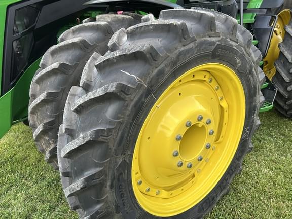Image of John Deere 8R 340 equipment image 2