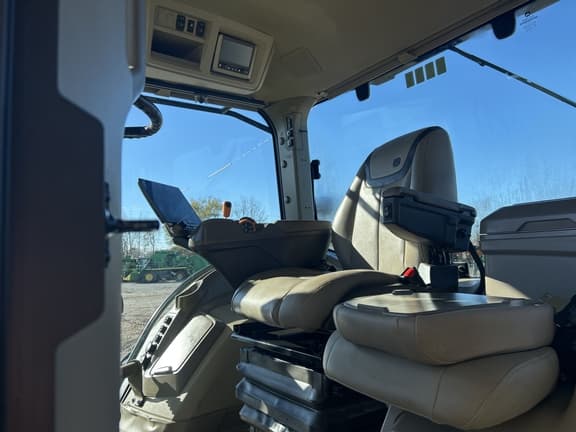 Image of John Deere 8R 340 equipment image 4