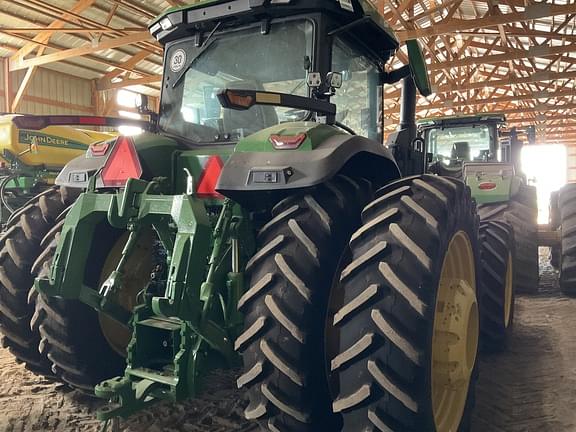 Image of John Deere 8R 340 equipment image 2